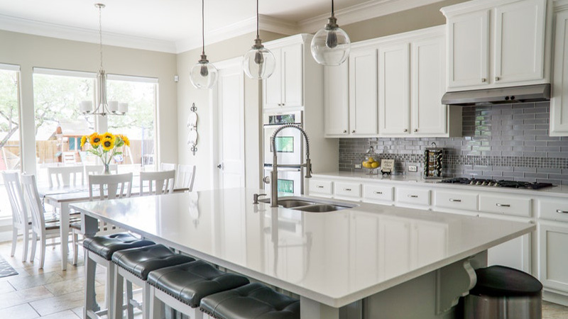 Proyectos Kitchen And Dining Area